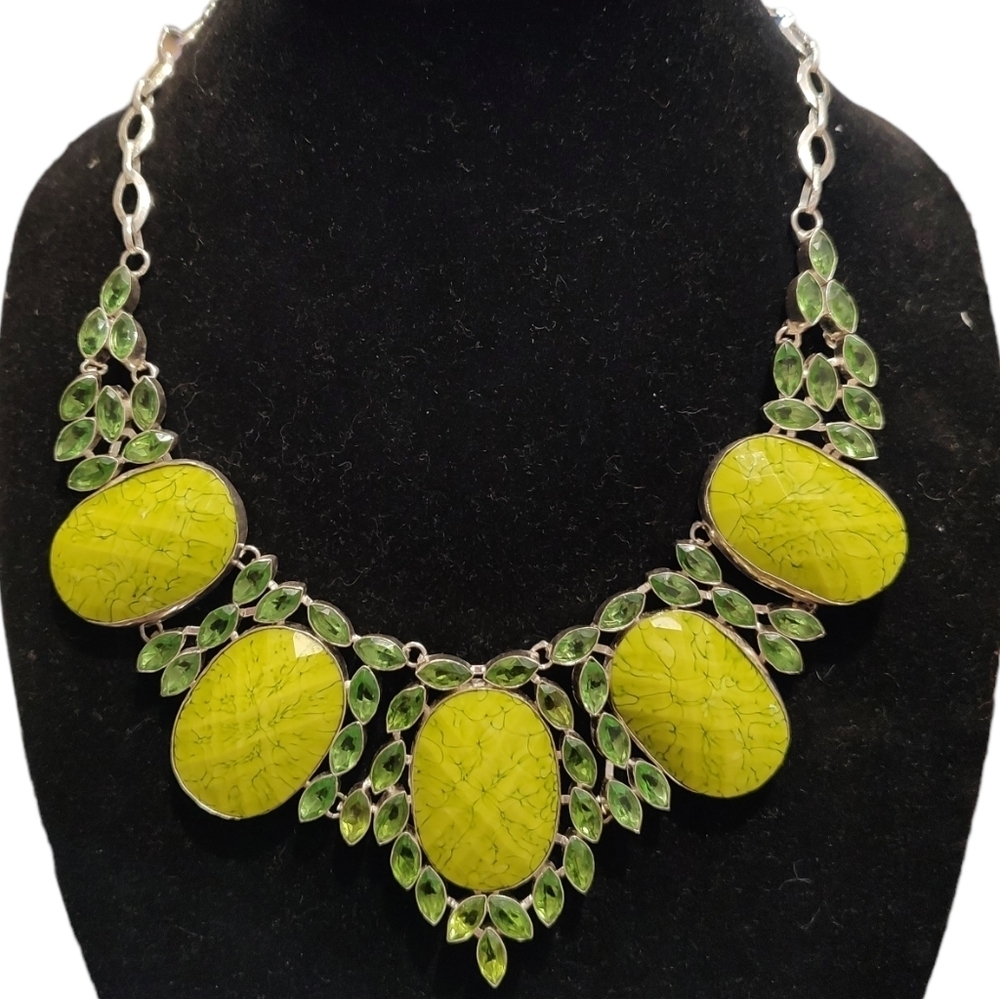 Green statement necklace